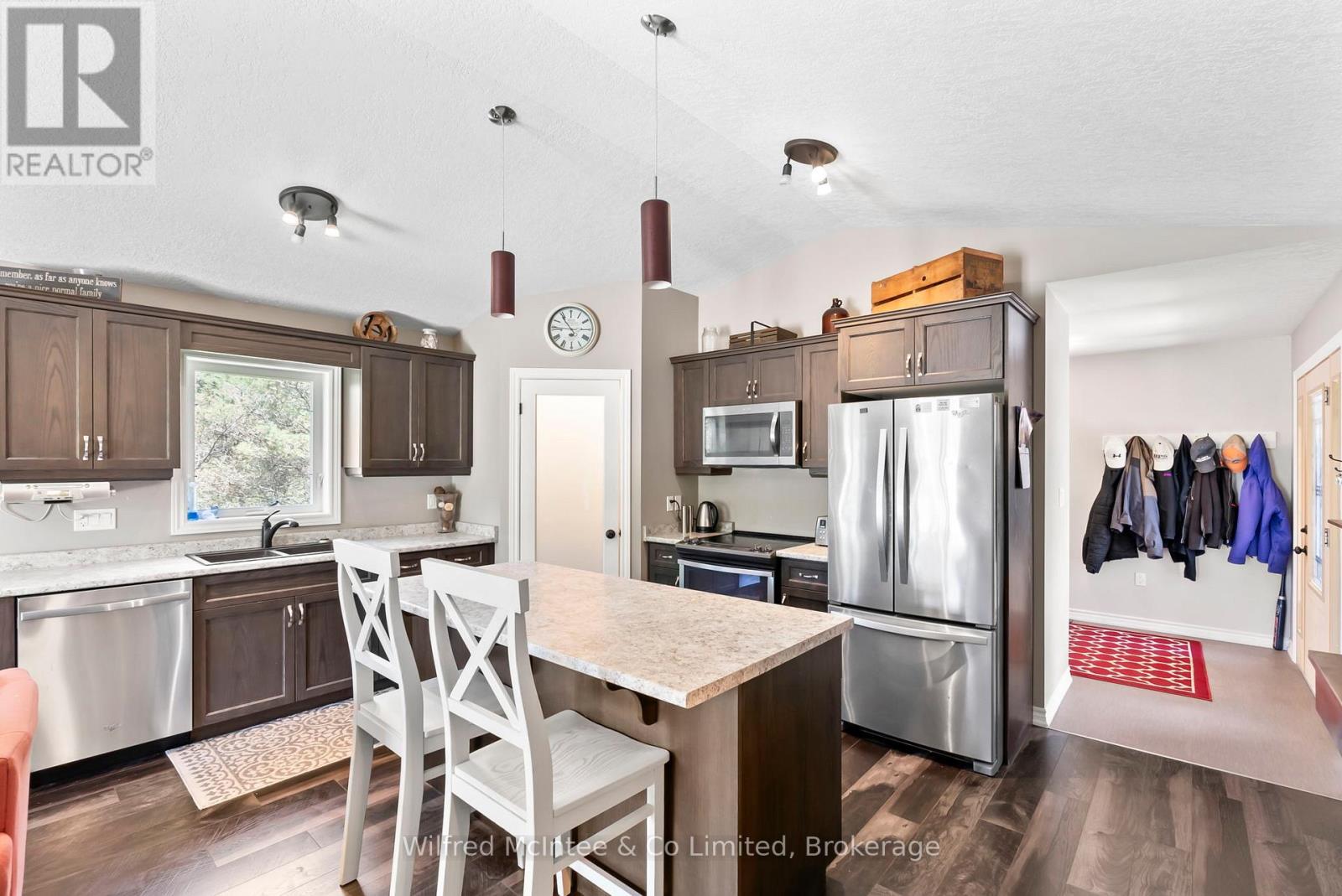 201 Hutton Hill Road, West Grey, Ontario  N0G 1R0 - Photo 8 - X12261964