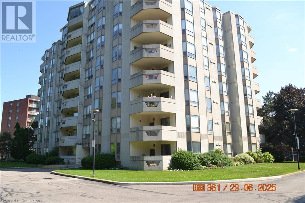8 Village Green Boulevard Unit# 811, Stoney Creek, Ontario  L8G 5B8 - Photo 4 - 40747566