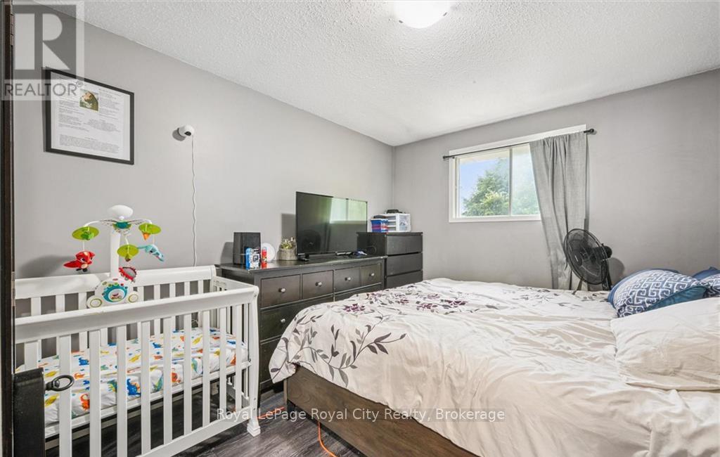 1236 Ottawa Street S, Kitchener, Ontario  N2E 1L8 - Photo 11 - X12262184