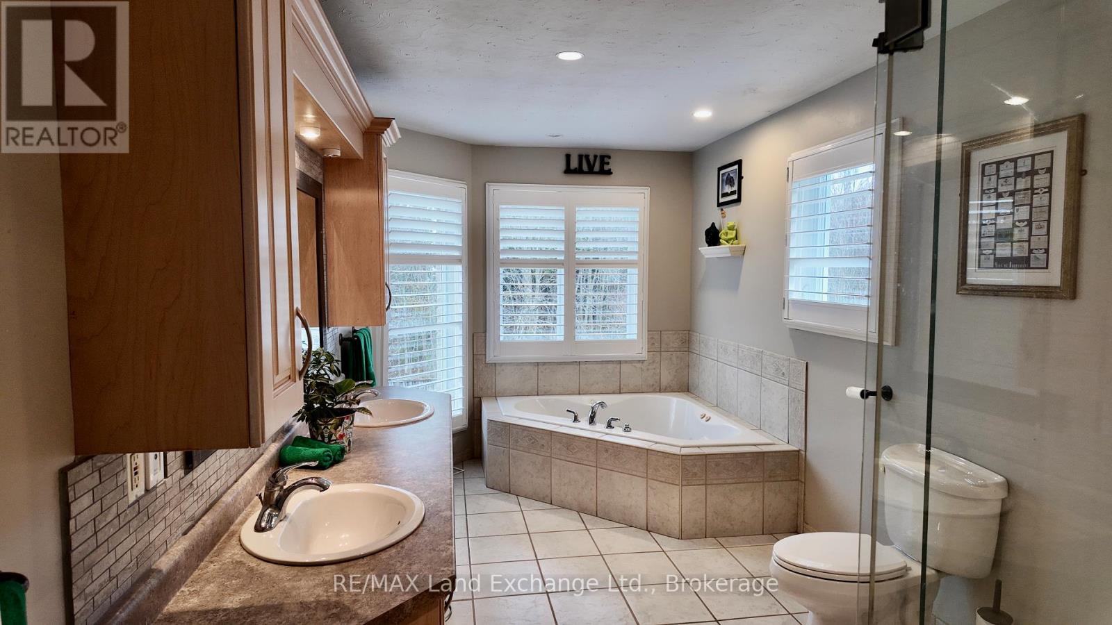 19 Stoney Island Crescent, Kincardine, Ontario  N2Z 2X6 - Photo 37 - X12262188
