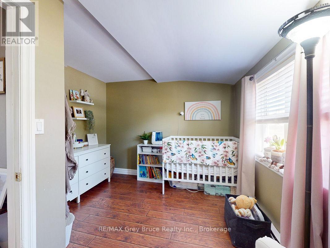 523 Tyson Street, South Bruce Peninsula, Ontario  N0H 2T0 - Photo 35 - X12262256