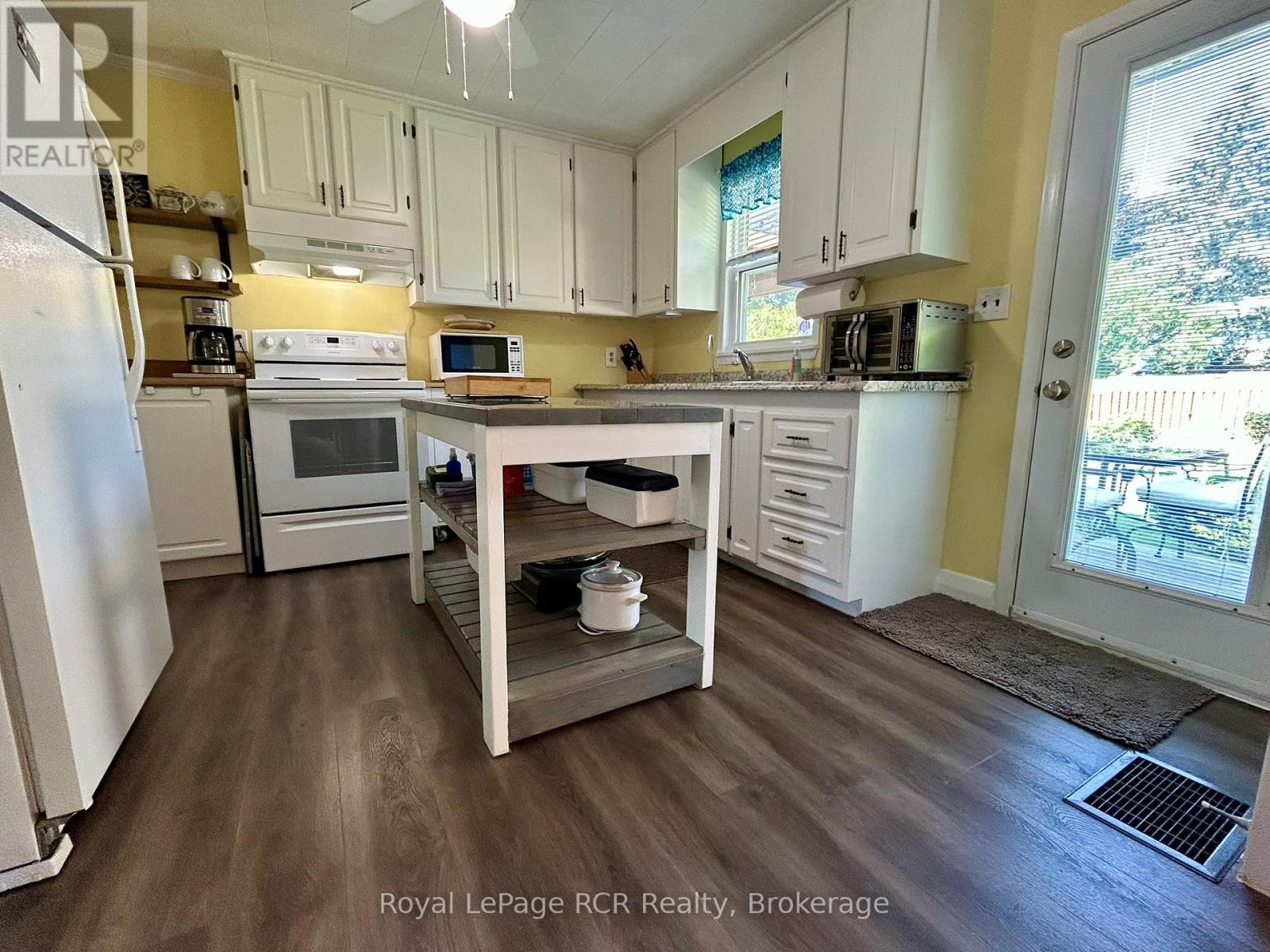 48 4th Avenue W, Owen Sound, Ontario  N4K 4V2 - Photo 4 - X12262336