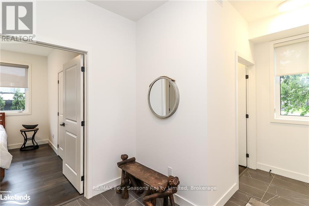 107 - 12 Beausoleil Lane, Blue Mountains, Ontario  L9Y 2X5 - Photo 4 - X12262442