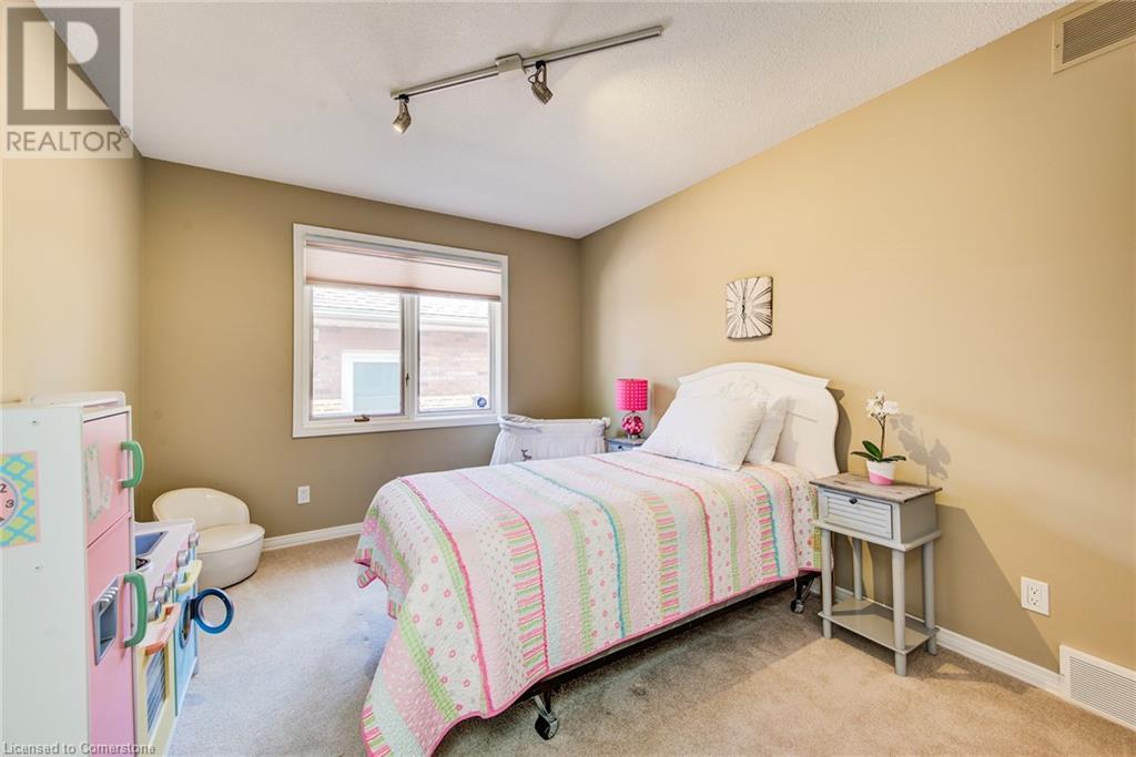 573 Hemingway Place, Waterloo, Ontario  N2T 1Z4 - Photo 9 - 40747128