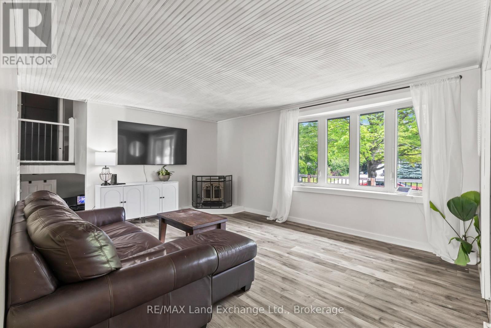 774 River Street, Saugeen Shores, Ontario  N0H 2C4 - Photo 8 - X12262673
