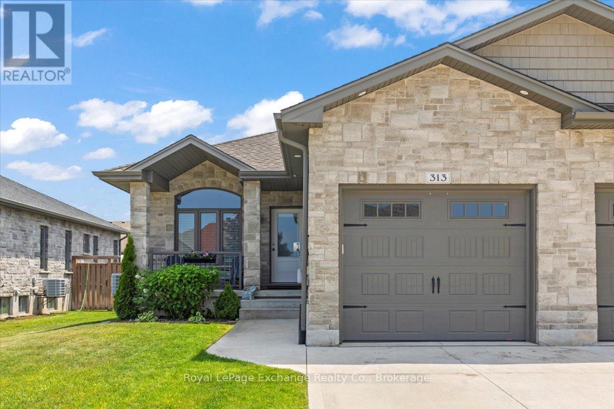 313 Stickel Street, Saugeen Shores, Ontario  N0H 2C1 - Photo 2 - X12262706