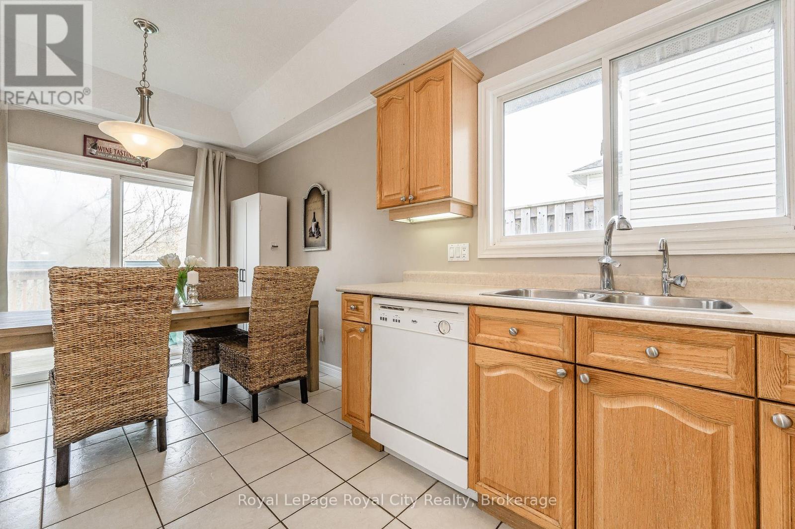 46 Fletcher Court, Guelph, Ontario  N1E 7G8 - Photo 16 - X12262844