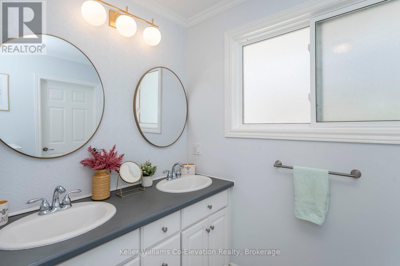 3 Keefe Street, Penetanguishene, Ontario  L9M 1B4 - Photo 18 - S12262946