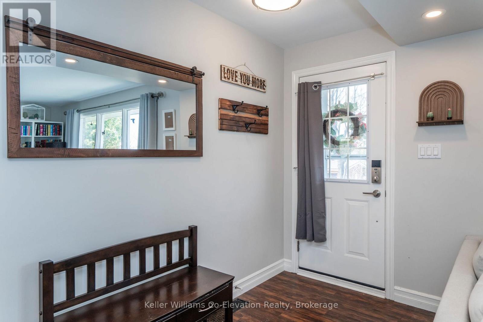 3 Keefe Street, Penetanguishene, Ontario  L9M 1B4 - Photo 6 - S12262946