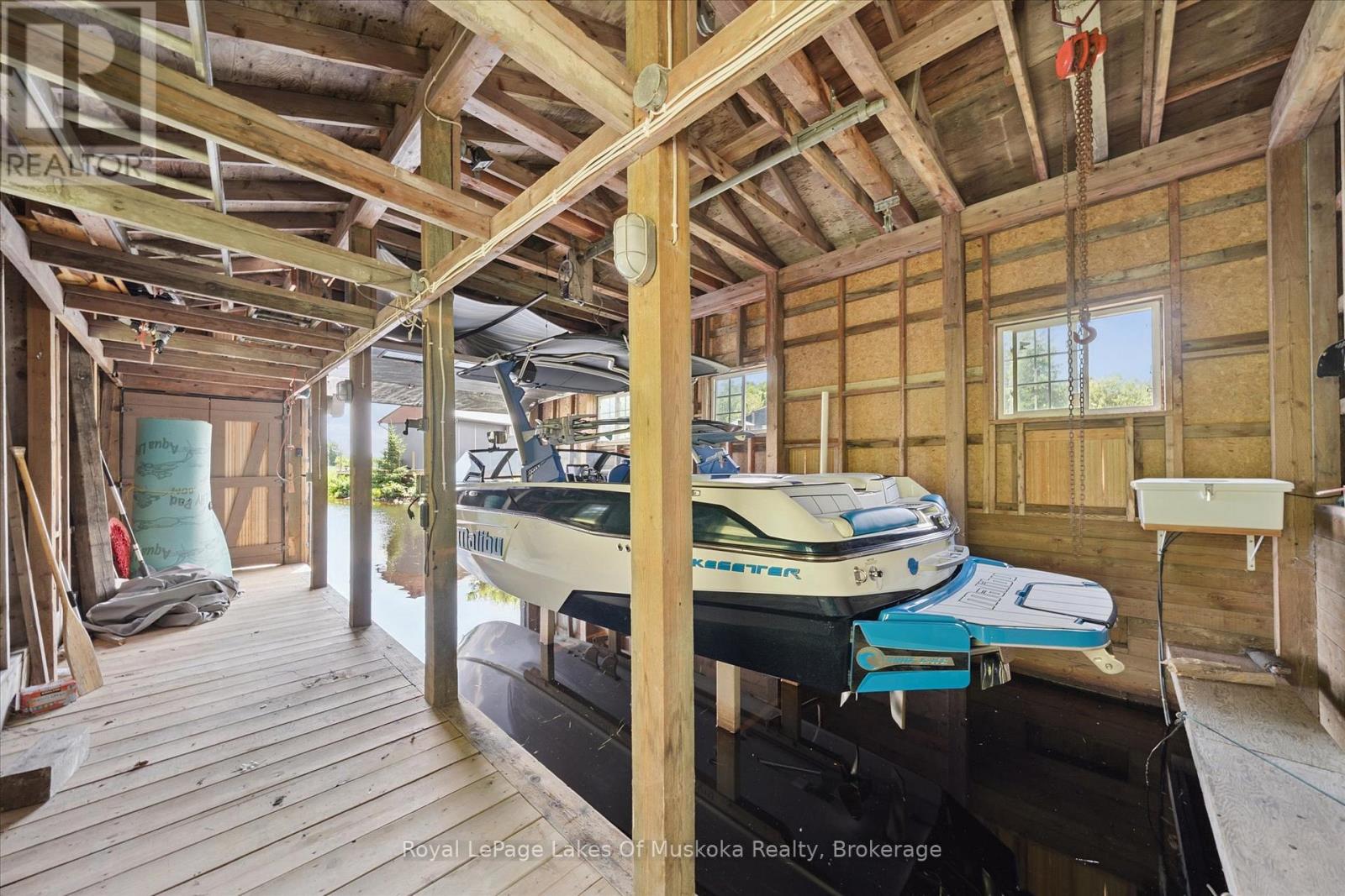 38 Rocky Drive, Huntsville, Ontario  P0B 1M0 - Photo 35 - X12262940