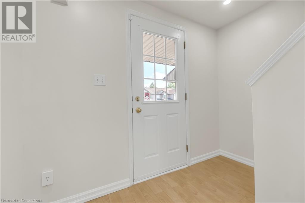 62 Foxglove Crescent, Kitchener, Ontario  N2E 3Y7 - Photo 4 - 40727409