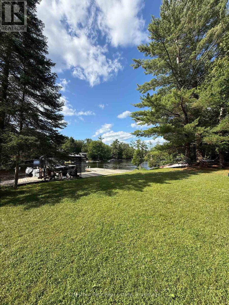 30 Mcvittie Island, Bracebridge, Ontario  P1L 1W4 - Photo 38 - X12263092