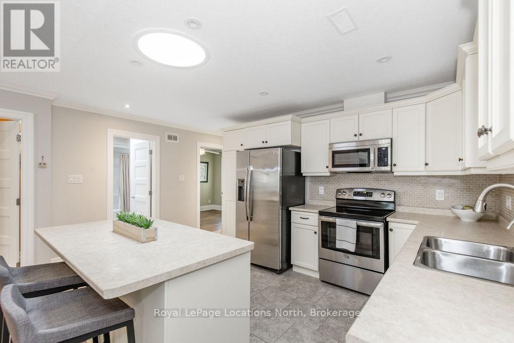 86 Clover Crescent, Wasaga Beach, Ontario  L9Z 0G4 - Photo 11 - S12263211