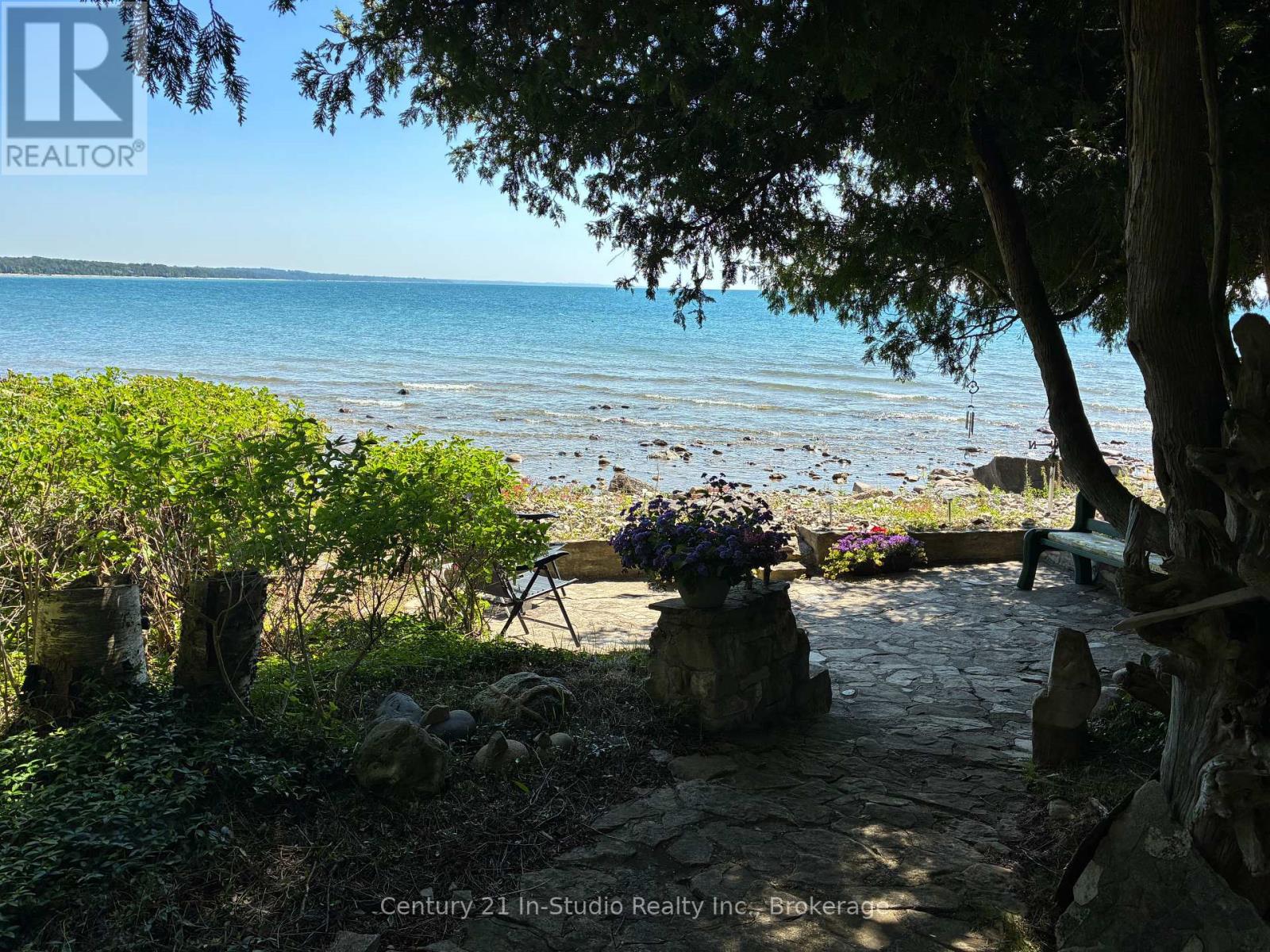 318 Victoria Street, Kincardine, Ontario  N0G 2T0 - Photo 3 - X12263194