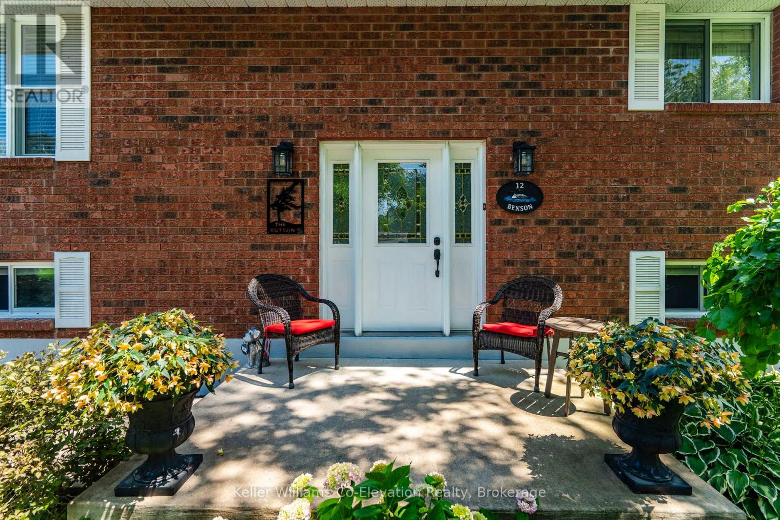 12 Benson Street, Penetanguishene, Ontario  L9M 1P4 - Photo 3 - S12263375
