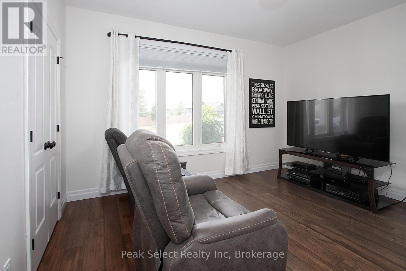 343 Tracy Street, St. Marys, Ontario  N4X 0B4 - Photo 23 - X12263267