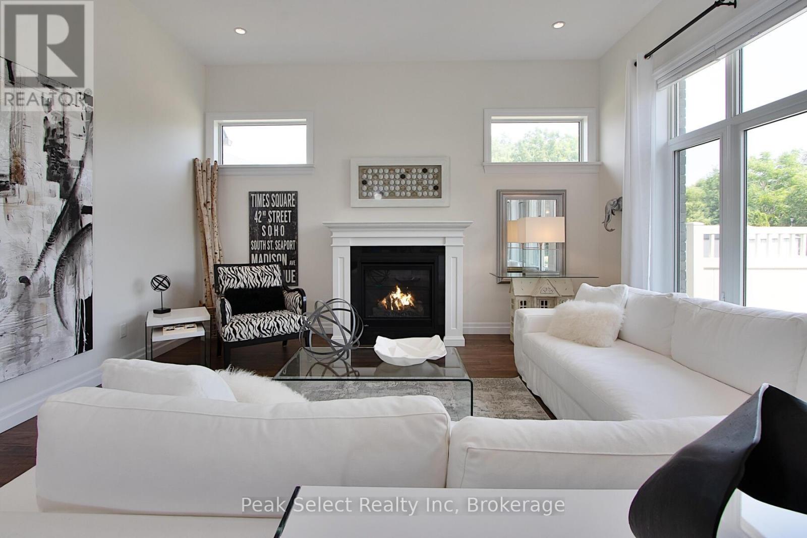 343 Tracy Street, St. Marys, Ontario  N4X 0B4 - Photo 8 - X12263267