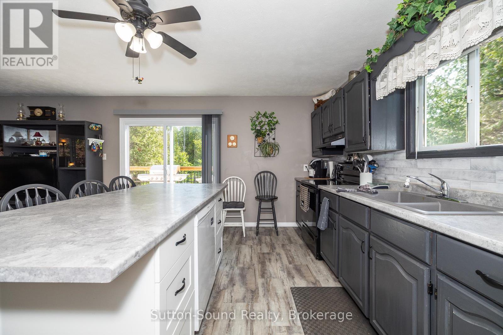 27 Whiskey Harbour Road, Northern Bruce Peninsula, Ontario  N0H 1X0 - Photo 11 - X12263310