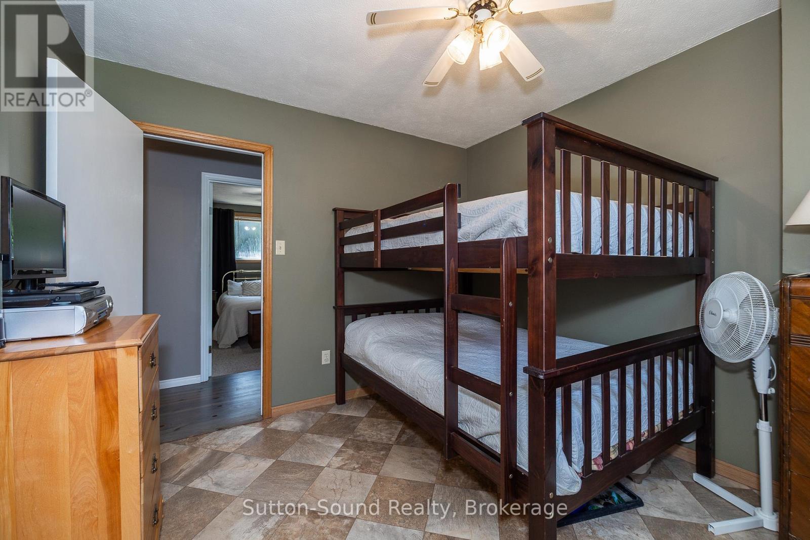 27 Whiskey Harbour Road, Northern Bruce Peninsula, Ontario  N0H 1X0 - Photo 22 - X12263310