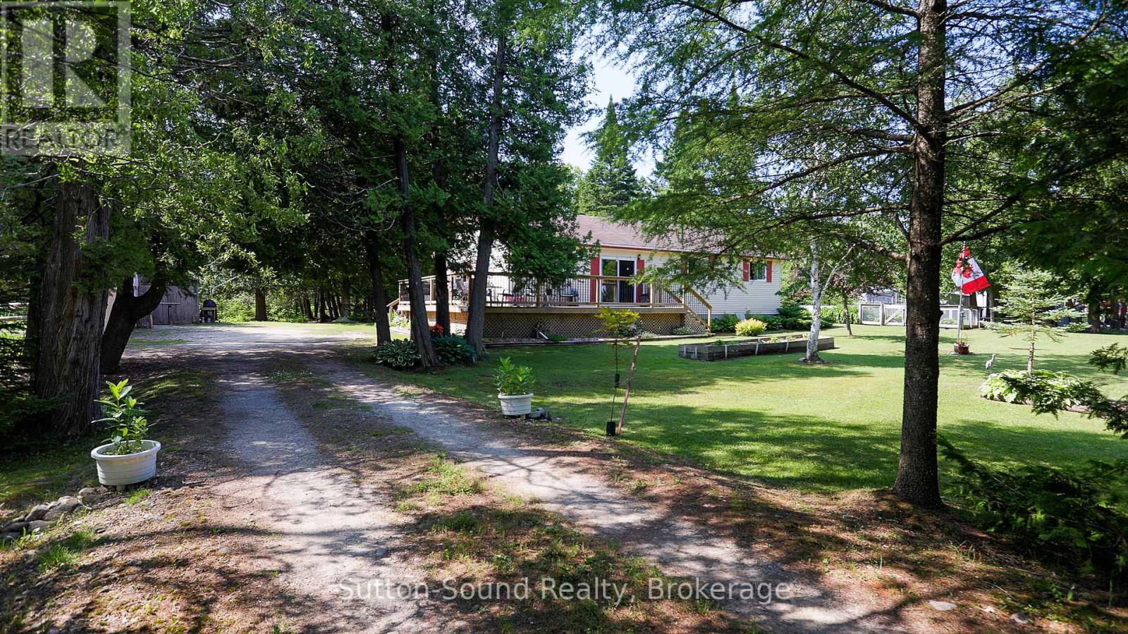 27 Whiskey Harbour Road, Northern Bruce Peninsula, Ontario  N0H 1X0 - Photo 4 - X12263310