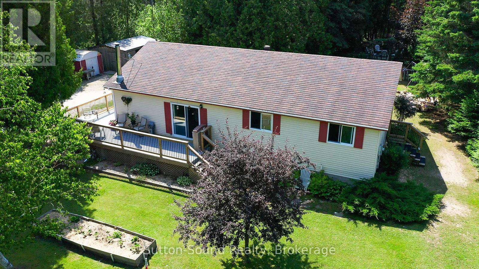 27 Whiskey Harbour Road, Northern Bruce Peninsula, Ontario  N0H 1X0 - Photo 5 - X12263310