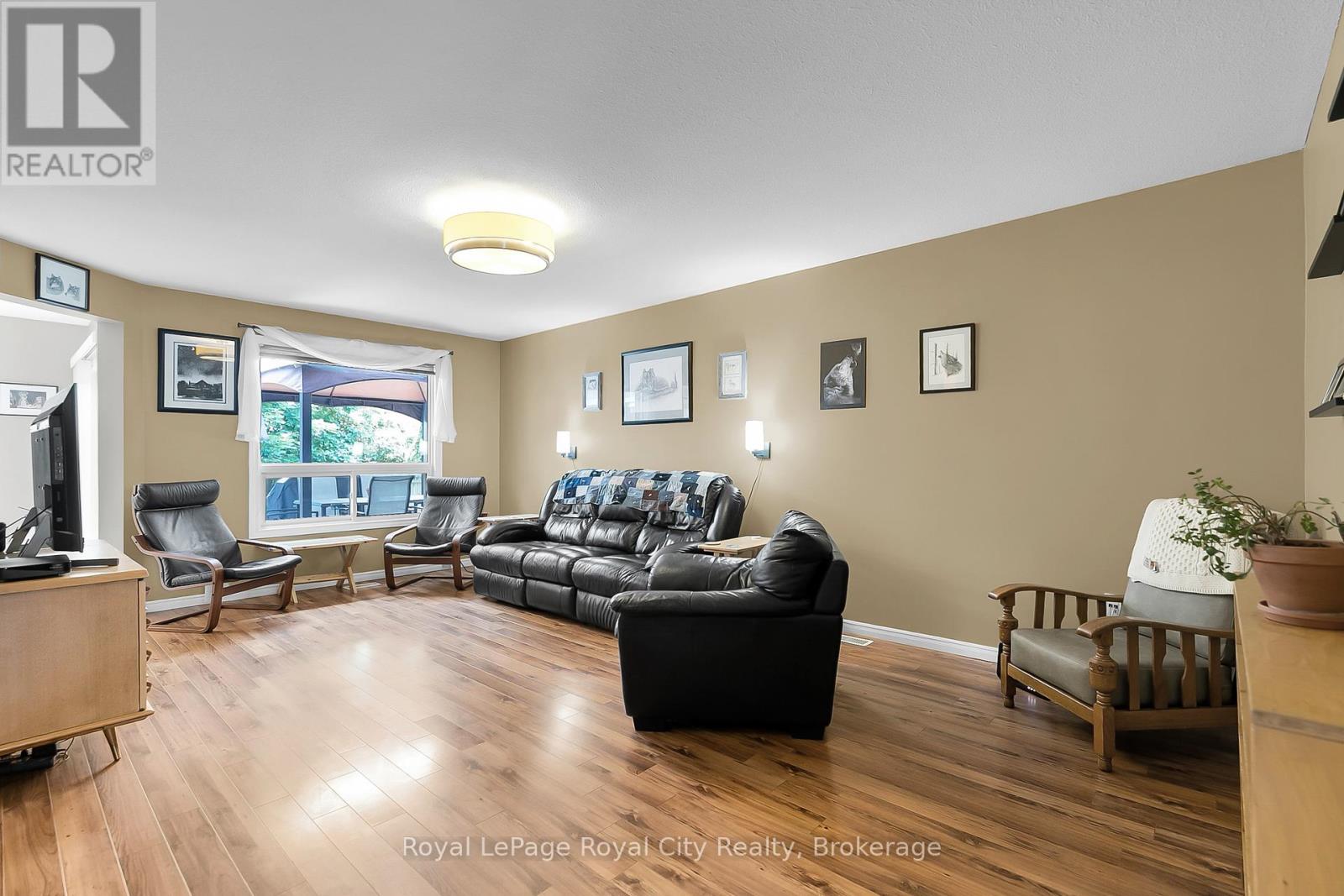 43 Hagan Avenue, Guelph, Ontario  N1E 7B7 - Photo 4 - X12263333