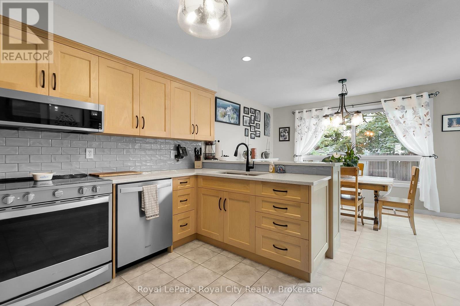 43 Hagan Avenue, Guelph, Ontario  N1E 7B7 - Photo 8 - X12263333