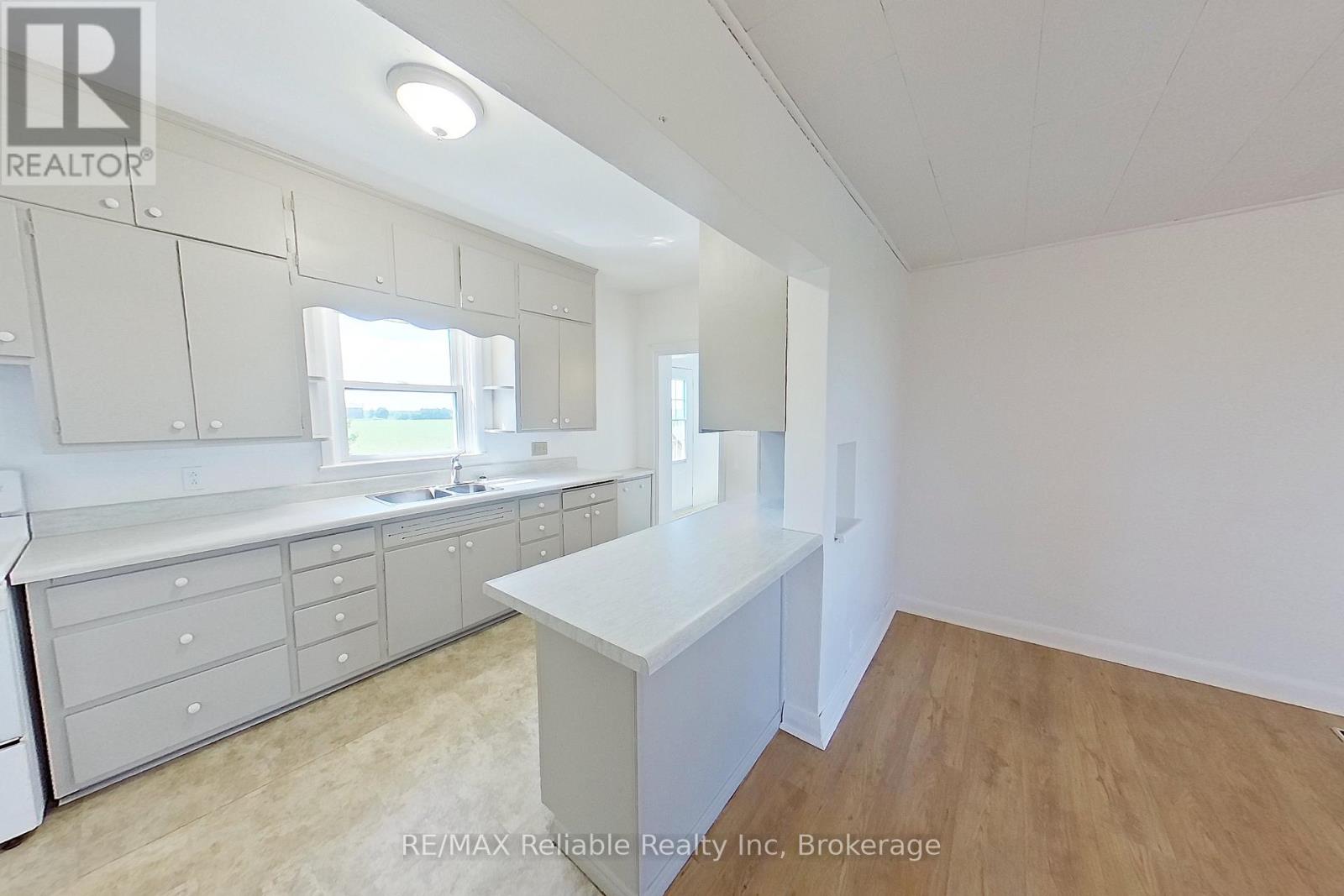 39376 Reid Road, North Huron, Ontario  N0G 2W0 - Photo 13 - X12263384