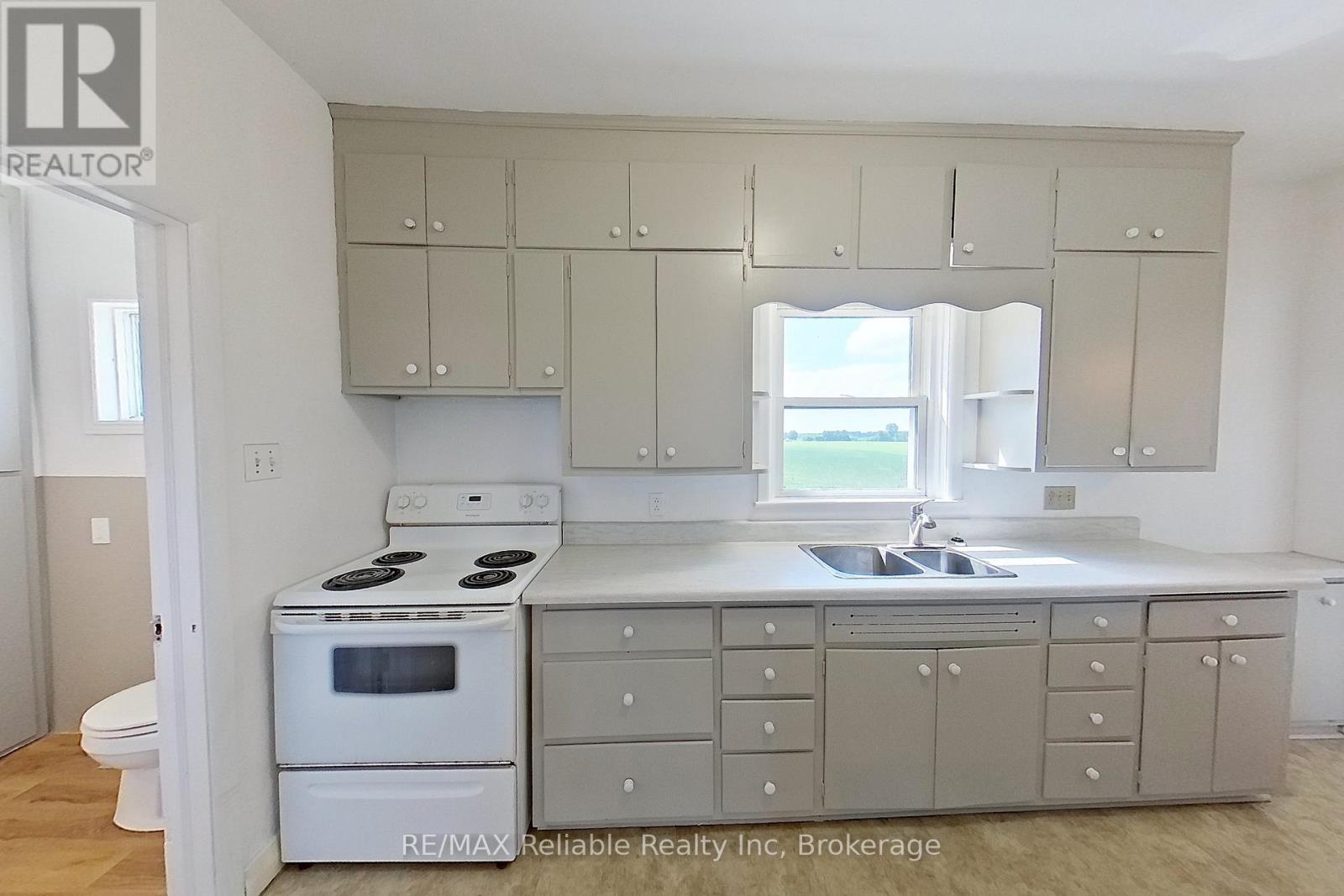 39376 Reid Road, North Huron, Ontario  N0G 2W0 - Photo 14 - X12263384