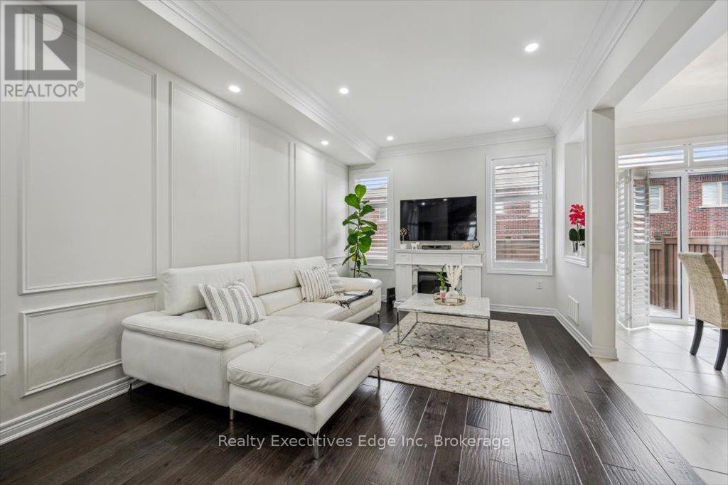 31 Rainforest Lane, Halton Hills, Ontario  L7G 0L8 - Photo 16 - W12263437