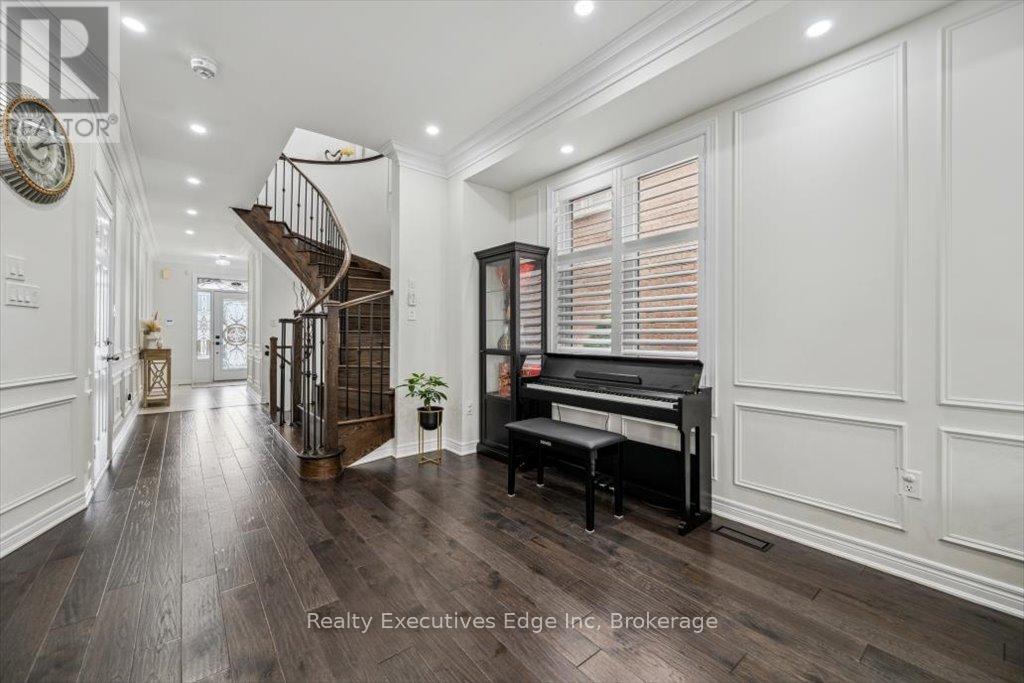 31 Rainforest Lane, Halton Hills, Ontario  L7G 0L8 - Photo 17 - W12263437