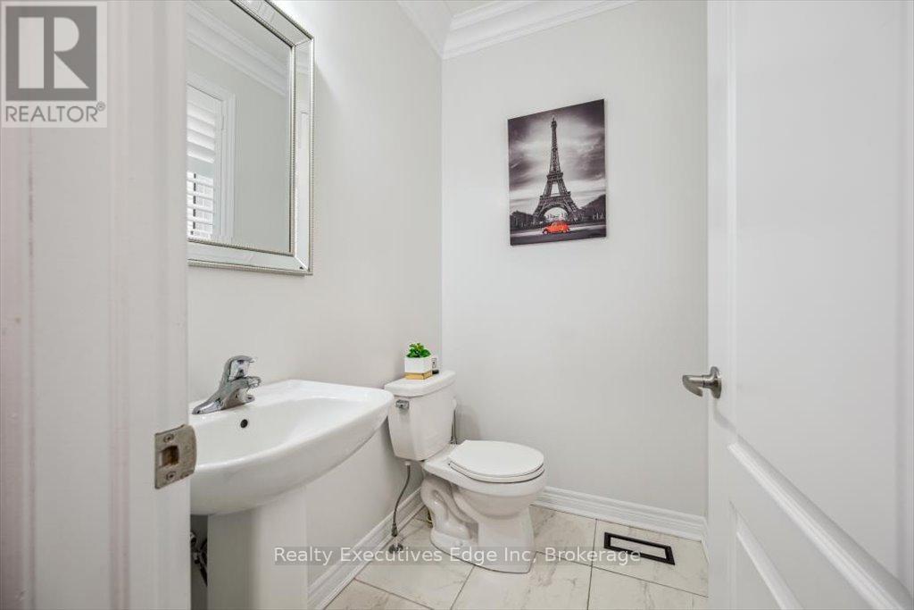 31 Rainforest Lane, Halton Hills, Ontario  L7G 0L8 - Photo 18 - W12263437