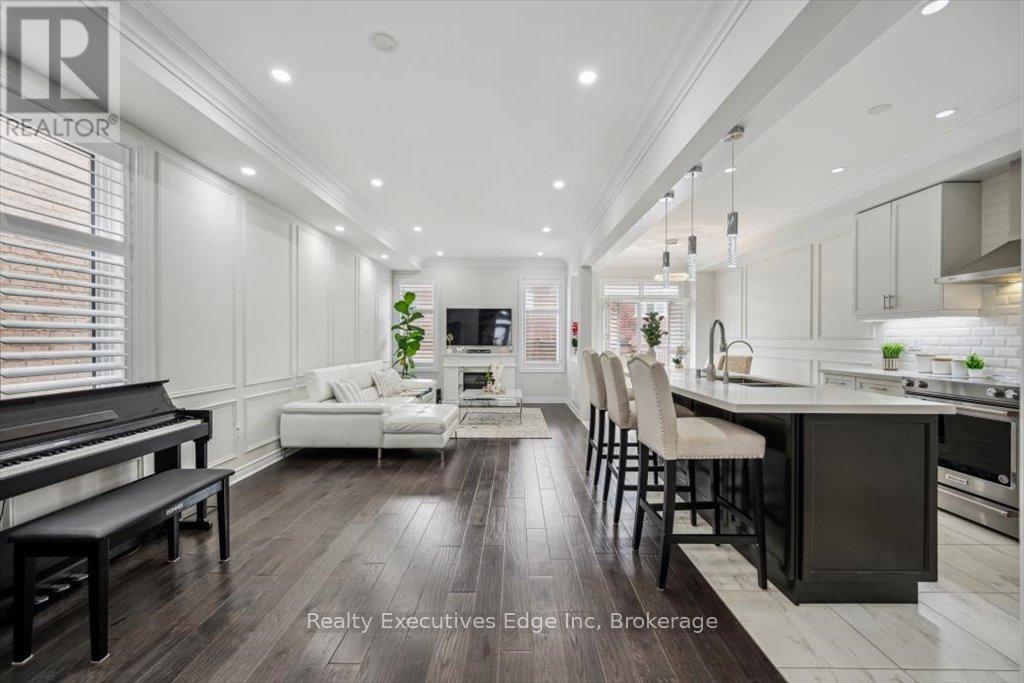 31 Rainforest Lane, Halton Hills, Ontario  L7G 0L8 - Photo 6 - W12263437