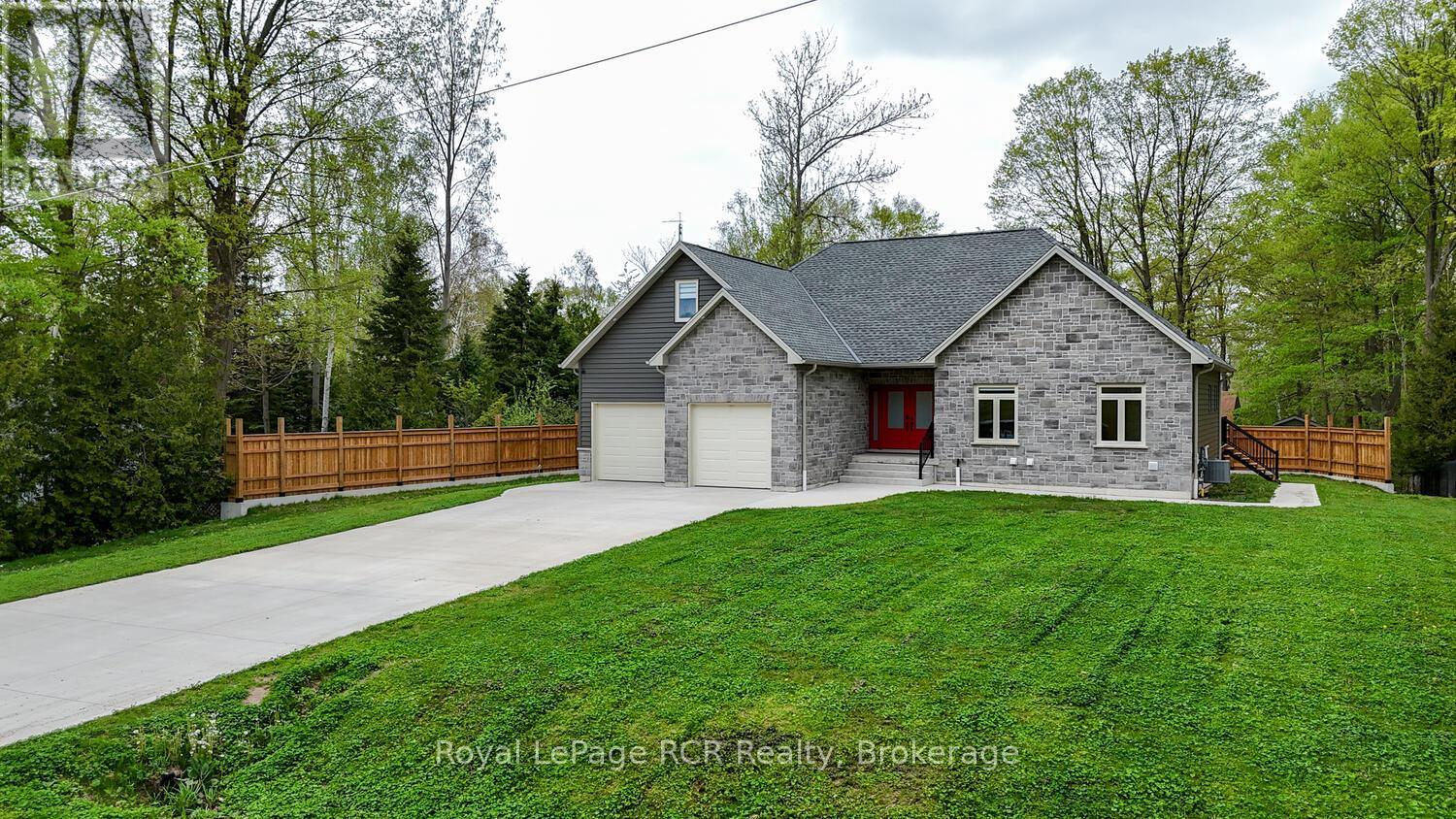 10 Frederick Street E, South Bruce Peninsula, Ontario  N0H 2G0 - Photo 1 - X12263461
