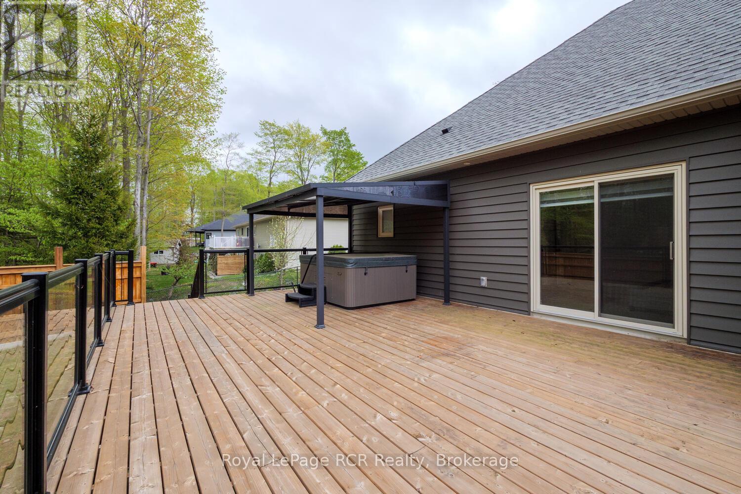 10 Frederick Street E, South Bruce Peninsula, Ontario  N0H 2G0 - Photo 11 - X12263461