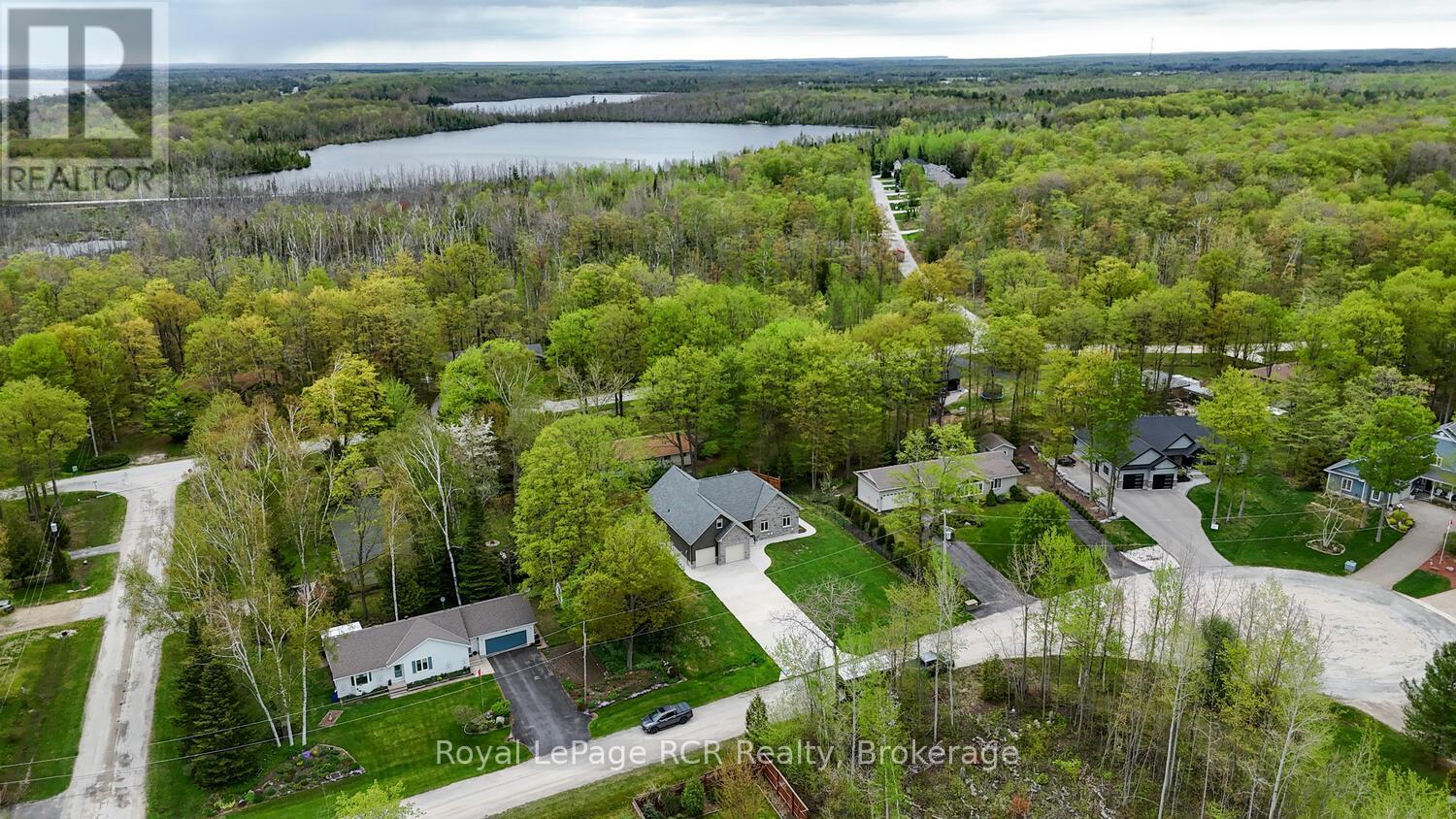 10 Frederick Street E, South Bruce Peninsula, Ontario  N0H 2G0 - Photo 15 - X12263461