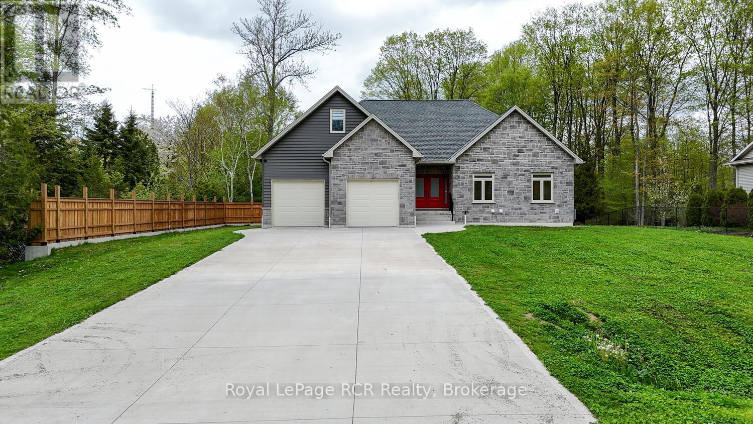 10 Frederick Street E, South Bruce Peninsula, Ontario  N0H 2G0 - Photo 2 - X12263461