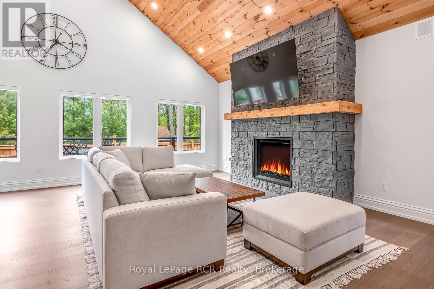 10 Frederick Street E, South Bruce Peninsula, Ontario  N0H 2G0 - Photo 20 - X12263461