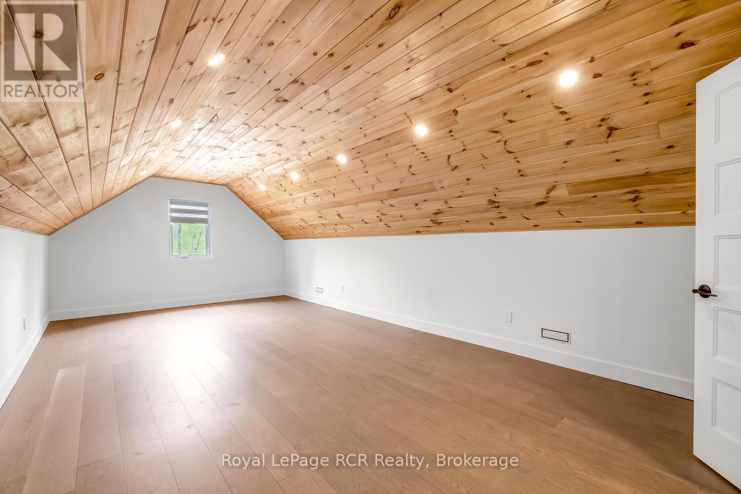 10 Frederick Street E, South Bruce Peninsula, Ontario  N0H 2G0 - Photo 32 - X12263461