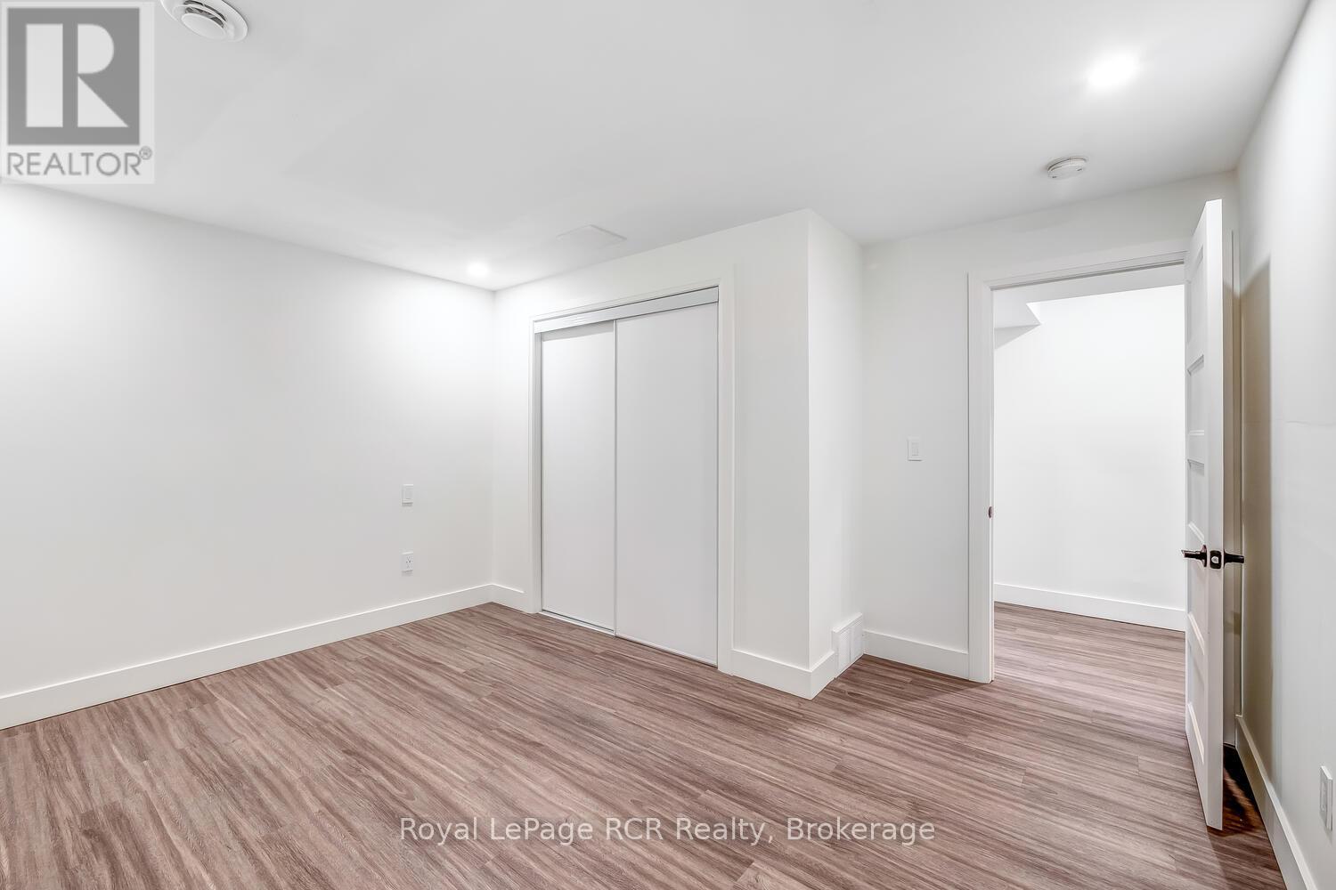 10 Frederick Street E, South Bruce Peninsula, Ontario  N0H 2G0 - Photo 41 - X12263461