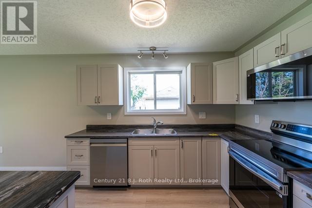 3382 Azcona Avenue, Severn, Ontario  L0K 1G0 - Photo 20 - S12263609