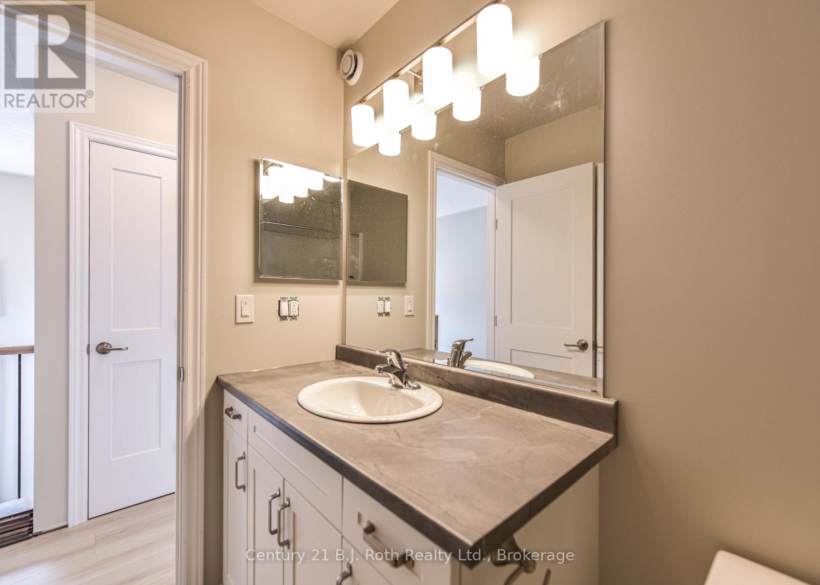 3382 Azcona Avenue, Severn, Ontario  L0K 1G0 - Photo 37 - S12263609