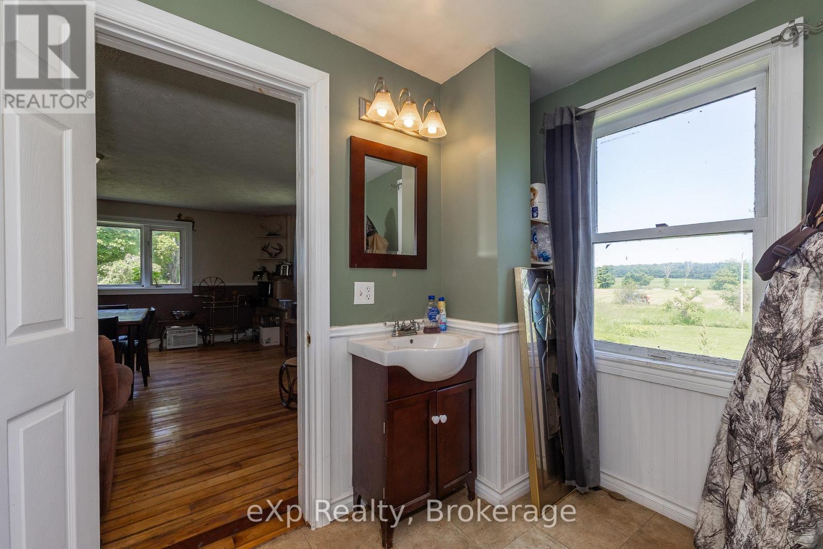 463086 Concession 24, Georgian Bluffs, Ontario  N0H 2T0 - Photo 29 - X12263553