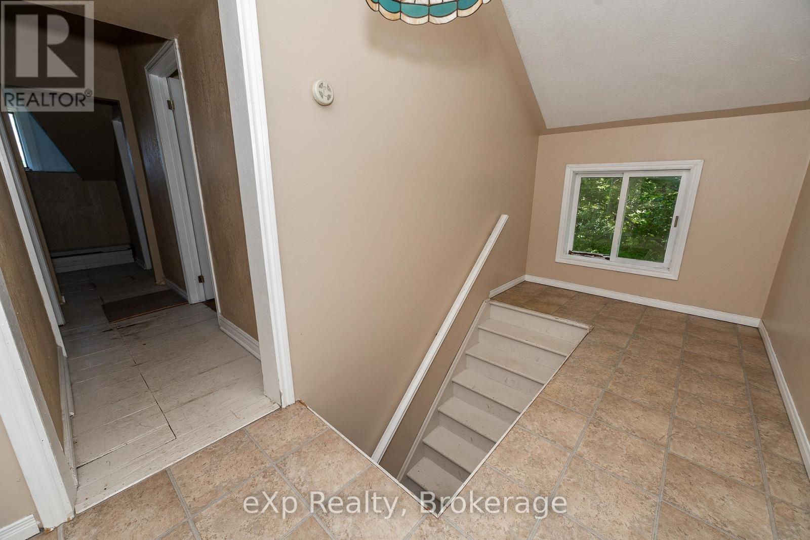 463086 Concession 24, Georgian Bluffs, Ontario  N0H 2T0 - Photo 32 - X12263553