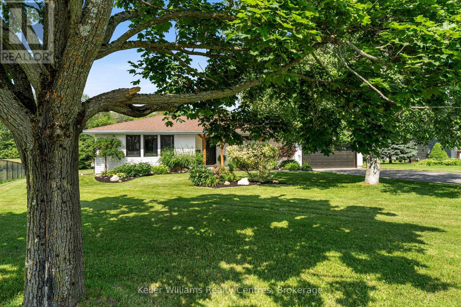110 Mary Avenue, Georgian Bluffs, Ontario  N4K 5N5 - Photo 34 - X12264043