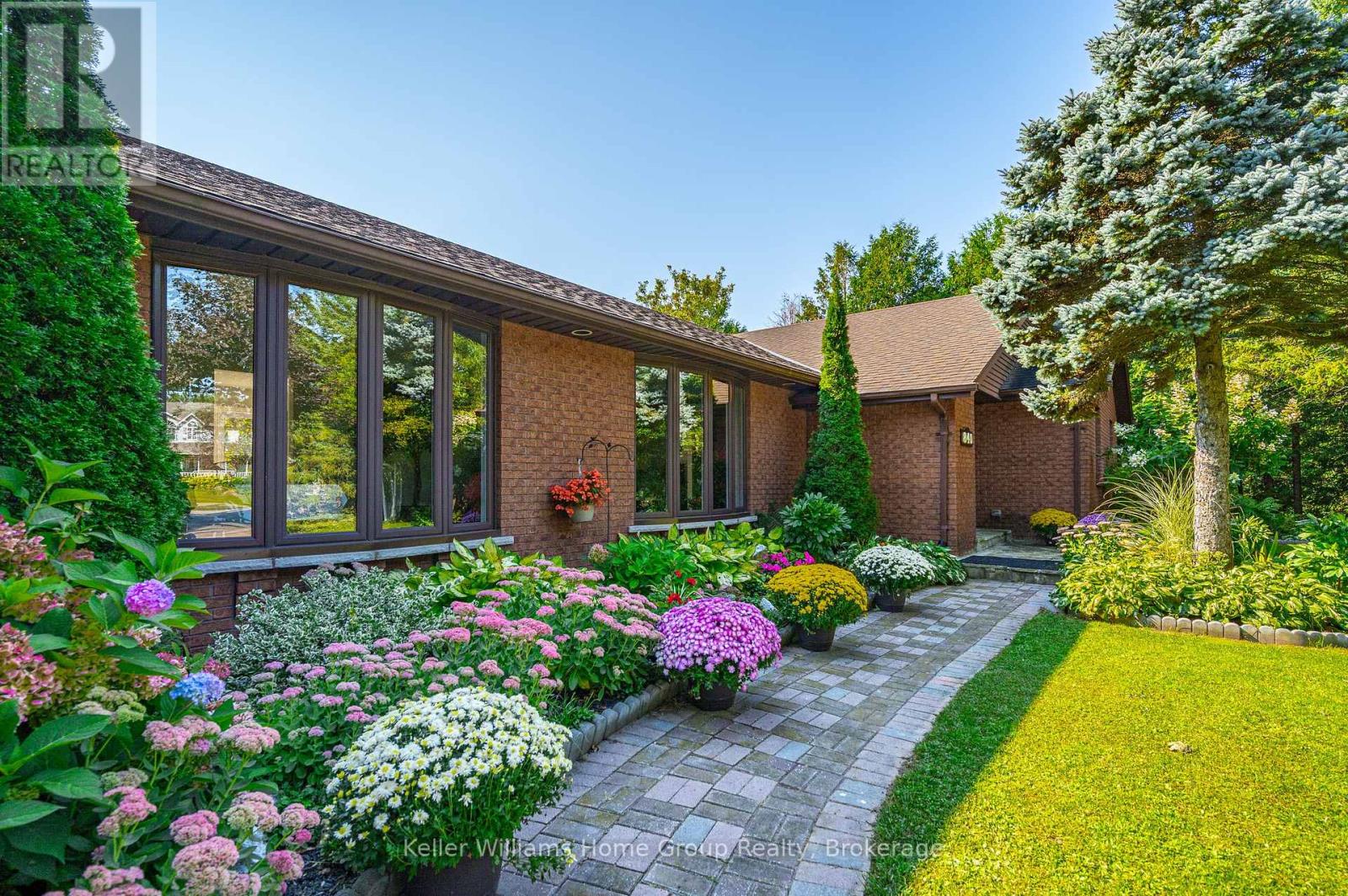 840 St George Street E, Centre Wellington, Ontario  N1M 2Y1 - Photo 2 - X12264048