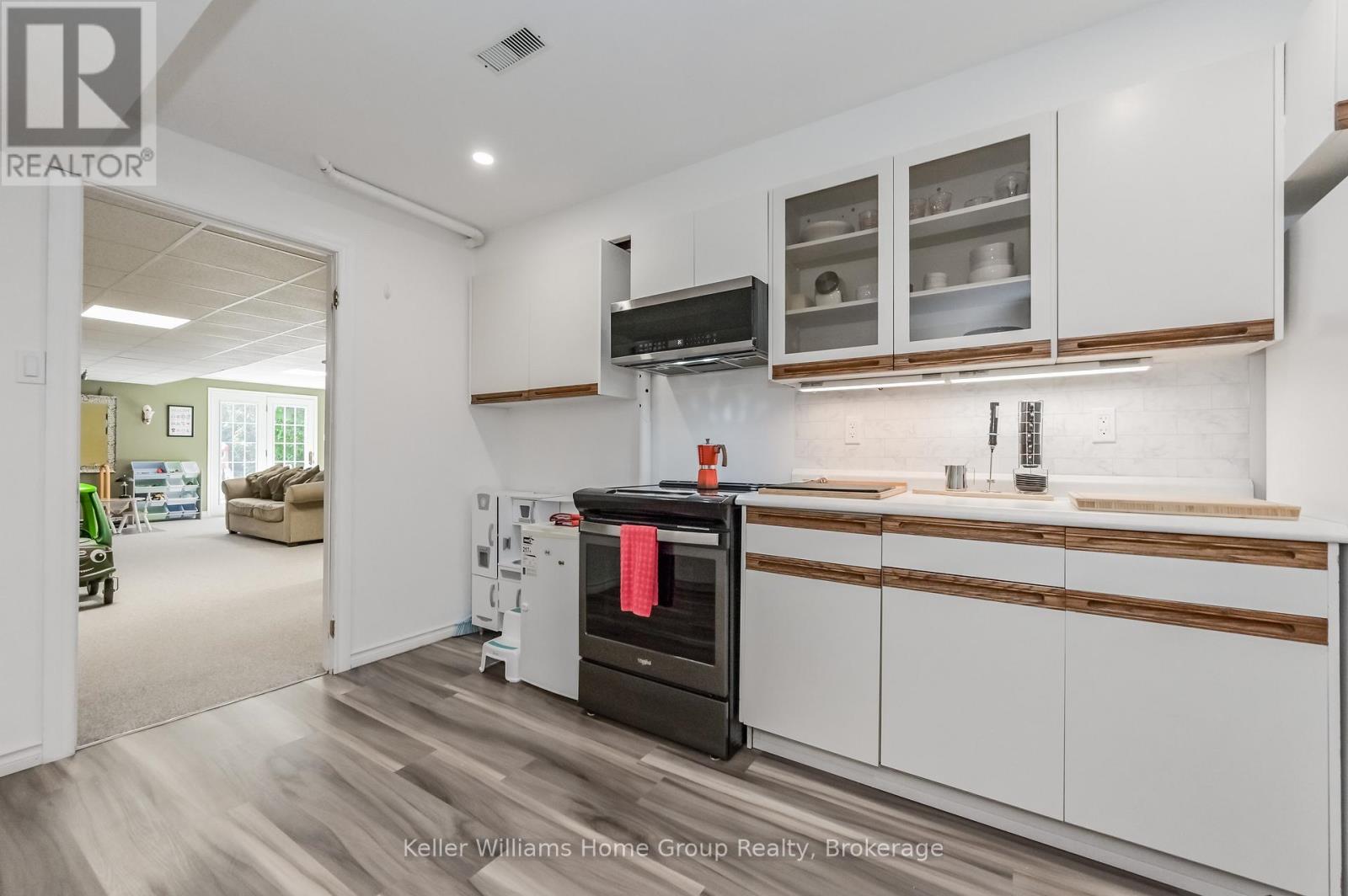840 St George Street E, Centre Wellington, Ontario  N1M 2Y1 - Photo 41 - X12264048