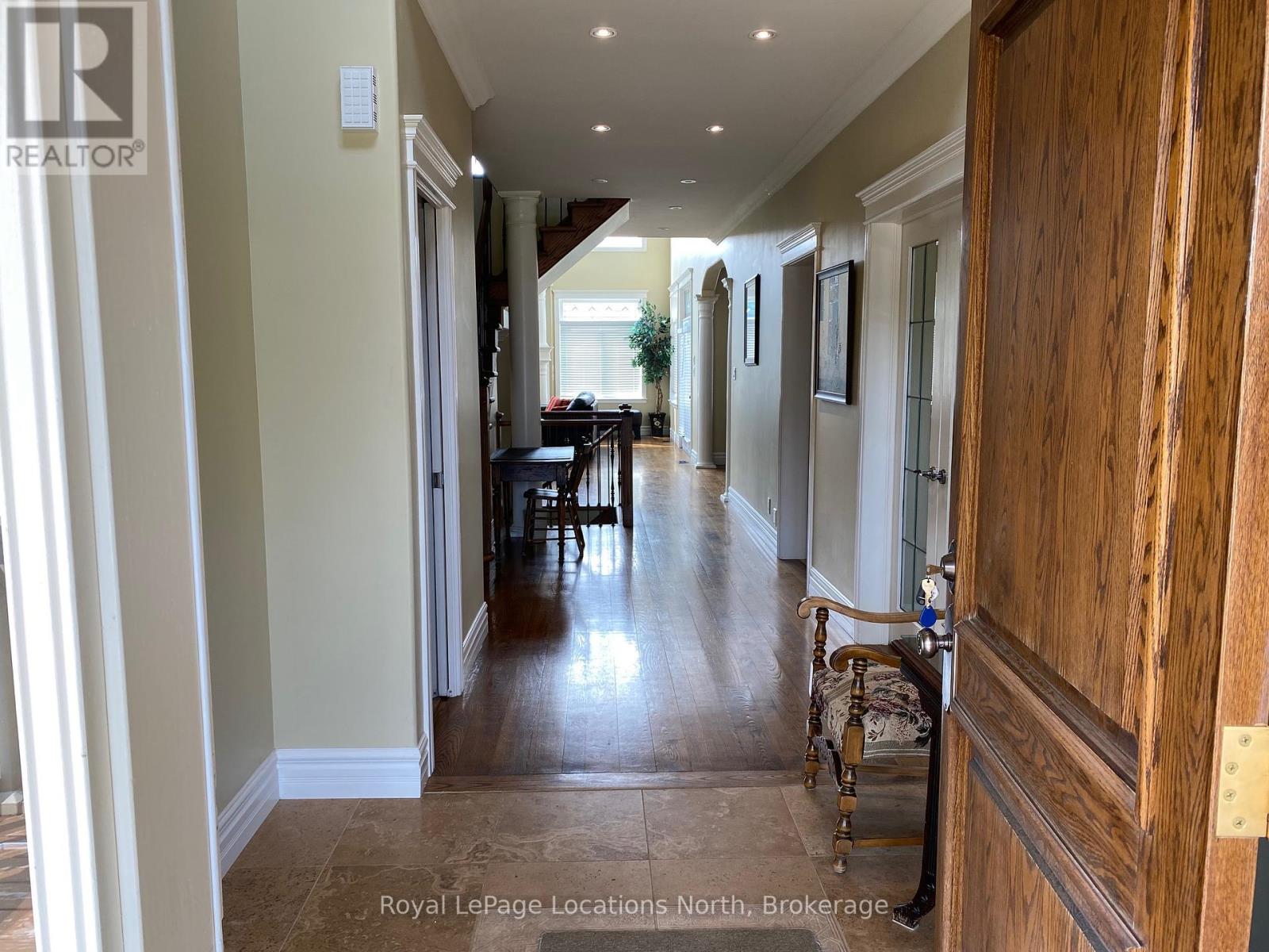 212 Snowbridge Way, Blue Mountains, Ontario  L9Y 0V1 - Photo 14 - X12264295