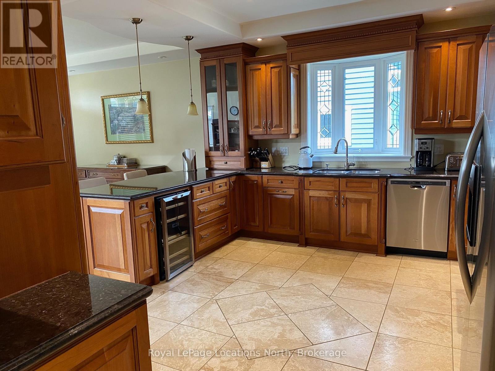 212 Snowbridge Way, Blue Mountains, Ontario  L9Y 0V1 - Photo 17 - X12264295