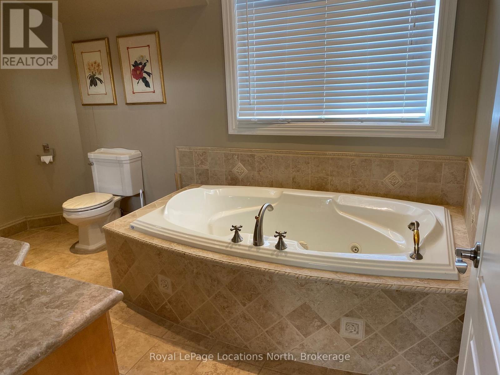 212 Snowbridge Way, Blue Mountains, Ontario  L9Y 0V1 - Photo 42 - X12264295
